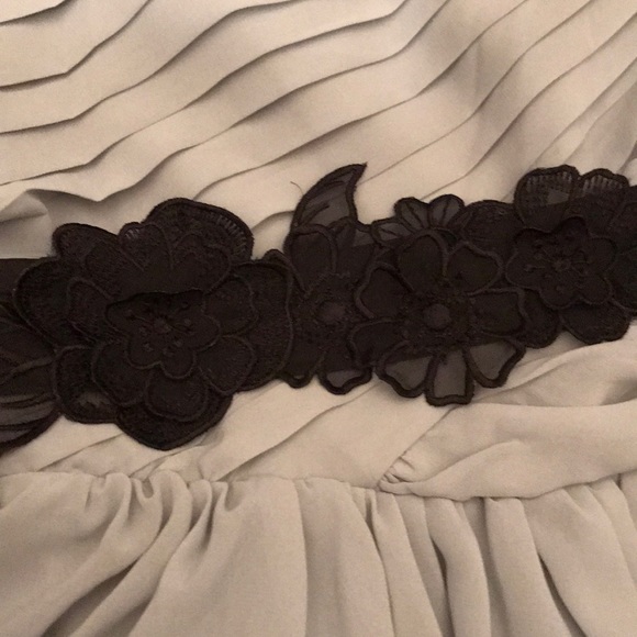 Never worn evening gown - Picture 4 of 4